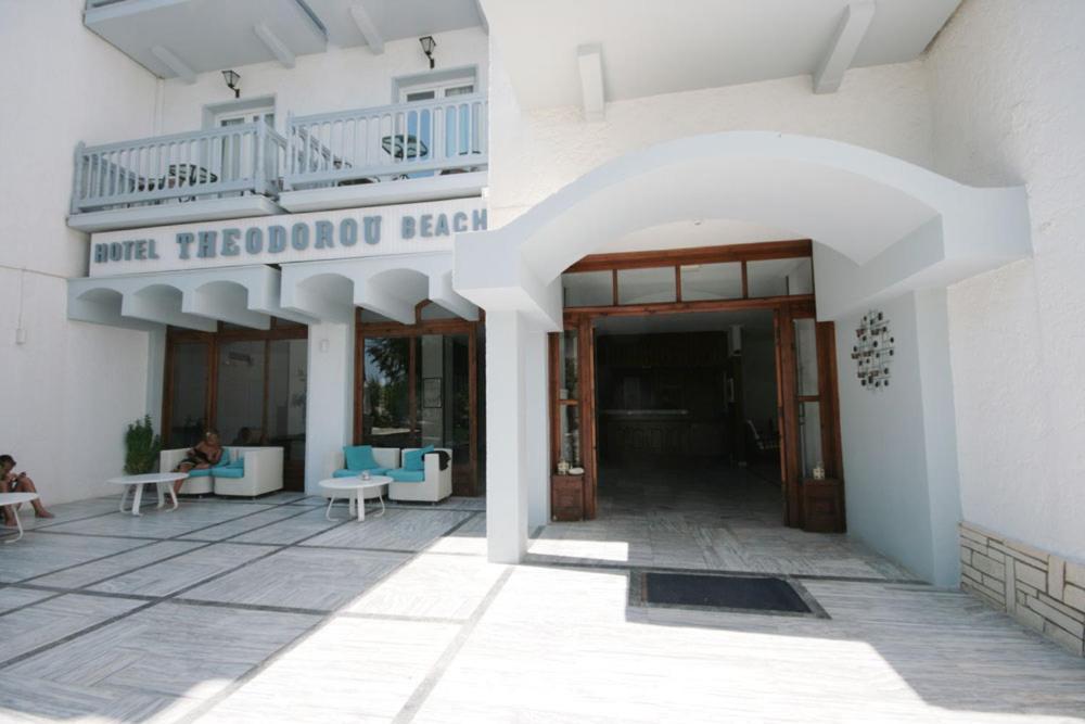 Theodorou Apartahotel