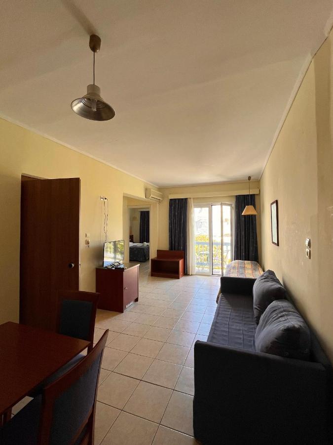 Theodorou Apartahotel 3*